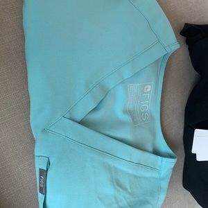 Figs One Pocket Scrub Top